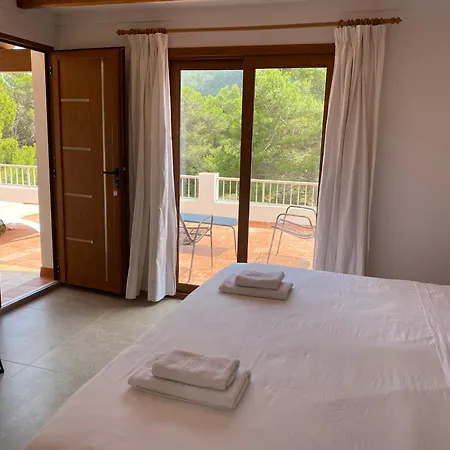 Gæstehus Restaurante Pou Des Lleo Sant Carles de Peralta