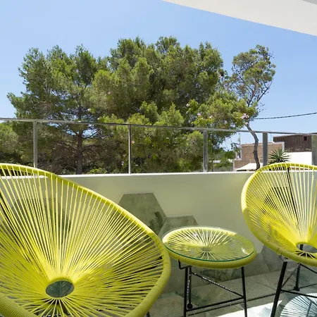 Restaurante Pou Des Lleo Gæstehus Sant Carles de Peralta
